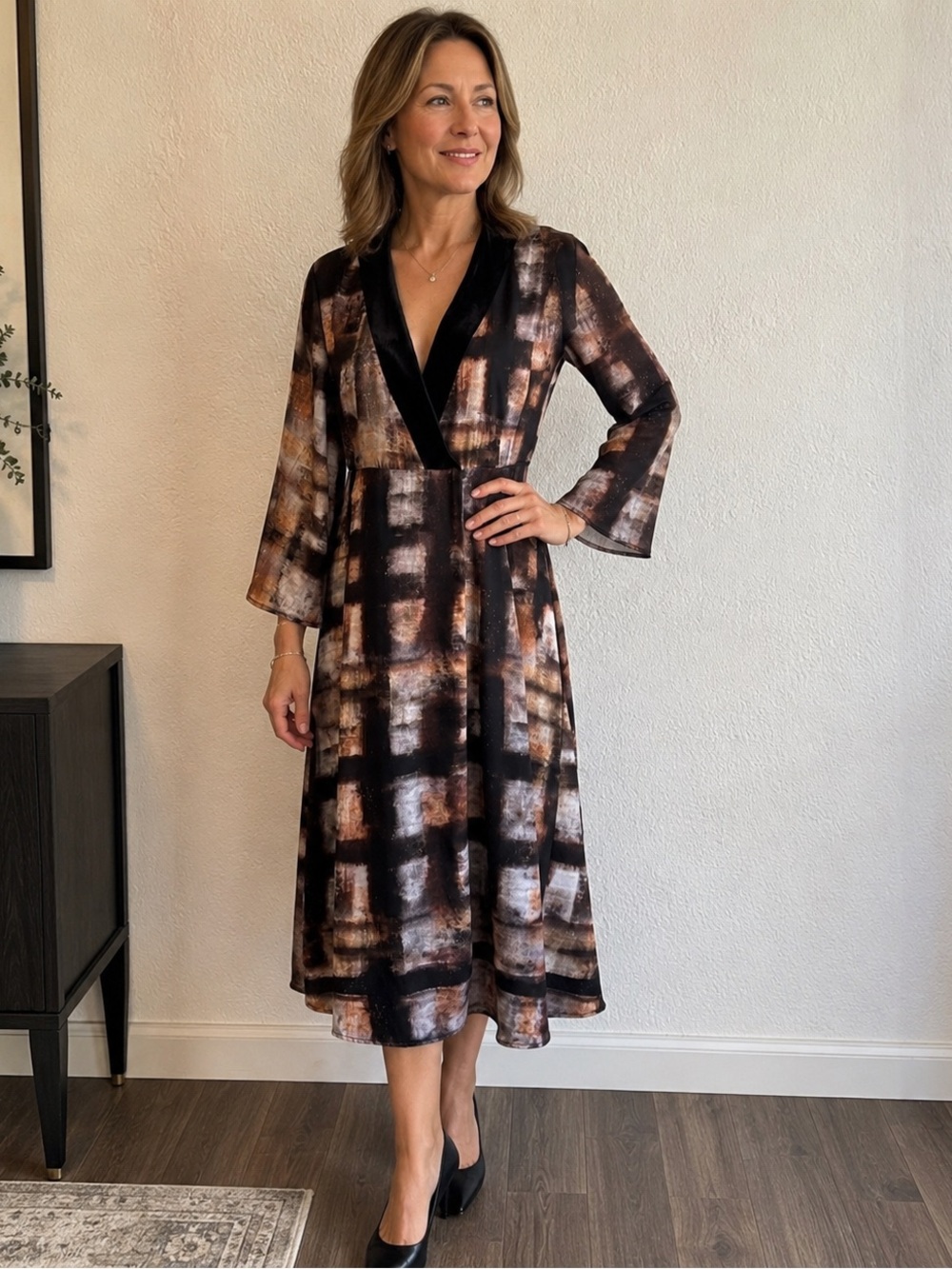SOUVENIR Brown  Cream Long Sleeve velvet v-neck  Plunge duster M NWT Italy